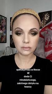 produkty użyte znajdziesz w linku na profilu usta, róż sztyft- kolor  orchidea puder blurujacy bez talku- behold #makeup #makeuptutorial  #makeuplook #makeupartist #makijaz #makijazowesztuczki ...