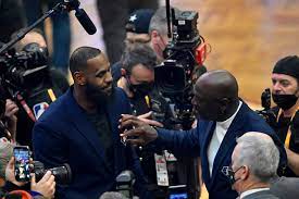 Popular streamer switches allegiance from LeBron James to Michael Jordan
