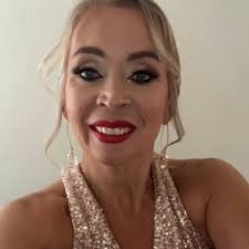 Cindy Vivas's Instagram, Twitter & Facebook