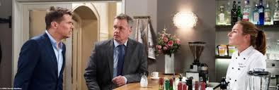 Folge 3309 am dienstag, 06.04.2021. Comeback Nach Eineinhalb Monaten So Meldet Sich Rote Rosen Zuruck Quotenmeter De Mobile