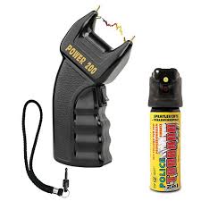 Prinzipiell eignet sich ein taser zur selbstverteidigung, da er einen angreifer sehr schnell kampfunfähig machen kann. Elektroschocker Test Vergleich 07 2021 Gut Bis Sehr Gut
