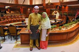 Elections are held no more than five years apart. Personaliti Tv Ustazah Asmak Husin Dilantik Senator