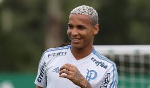 Biografia, idade, equipe, melhores gols e vídeos, lesões, fotos e muito mais em besoccer. Goleador Maluquinho Deyverson Acumula Gols E Confusoes Na Carreira Gazeta Esportiva