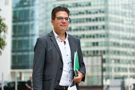 The corona figures continue to fall convincingly. Steven Van Gucht Ga Niet Binnen Zitten Met Je Tuinbezoeker Het Nieuwsblad Mobile