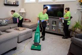 Trusted Cleaning Company in Elmhurst IL | Helping Hands