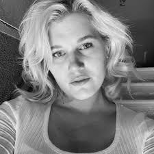 Olivia Crews's Instagram, Twitter & Facebook