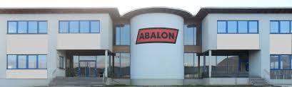 Via spanish abulón, from rumsen aulón) is a common name for any of a group of small to very large marine gastropod molluscs in the family haliotidae. Abalon Hardwood Gmbh