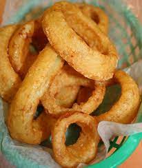 In a large bowl, whisk together 1 ½ cups of flour with the paprika, garlic powder, salt and pepper. Onion Ring Wikipedia