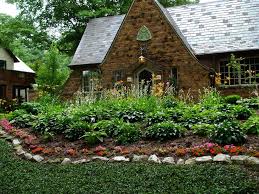 Low Maintenance Landscaping Wisconsin Gardening Enewsletter Low Maintenance Landscaping Front Yard Low Maintenance Backyard Backyard Landscaping