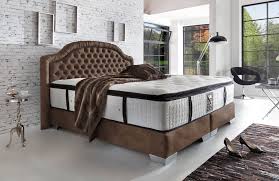 Besonders viel glück hat man, wenn sie dann auch noch in der passenden größe vorrätig. Crown Boxspringbett Casino Deluxe Taschenfederkern Matratze Inkl Topper Chesterfield Steppung 160x200 180x200 200x200
