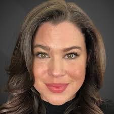 Eva Beasley's Instagram, Twitter & Facebook