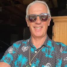 Sorry but your ex is a fool......you are very very beautiful Nikki....  🧡🖤🧡🖤