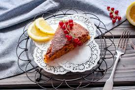 Ein kuchen aus der familienschatzkiste. Karotten Mandel Kuchen Mit Zitrone Gesusst Mit Xylit Buntes Gemuse