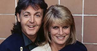 25 jaar geleden overleed Linda McCartney: de plattelandsvrouw die haar  wereldberoemde man overeind hield