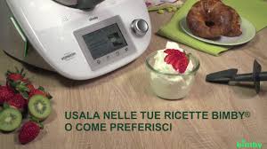 Quando volete fare la panna cotta per prima cosa in un pentolino mettete a scaldare un po' di panna e un po' di latte, nel frattempo mettete ad ammorbidire la colla di pesce in acqua fredda. Montare La Panna Con Bimby Video Tutorial Bimby Tm5 Youtube