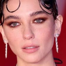 Bianca Balti Alessandro Cutrera innamorati a Parigi. Video