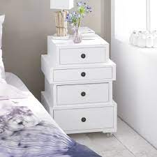 Ein nachttisch ist wie ein beistelltisch mit schubladen oder geschlossener. Cutest Night Stand Ever Nachttisch Boxspringbett Hausmobel Nachttisch