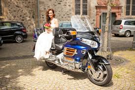 Wake up to life every morning with your engine running with bmw. Die Vorbereitung Creativefoto