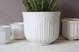 Grosser Blumentopf Streifen Vintage Ubertopf Runder Retro Uberpott Blumenpott Pott Keramik Weiss Geschenk Freundin Frau Sie In 2020 Vintage Flower Pots Flower Pots Ceramic Flower Pots