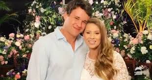 Her heart bloomed sunflowers so she would always face the light. Bindi Irwin Shares Wedding Flowers With Australia Zoo Staff After Rushing Nuptials Irish Mirror Online