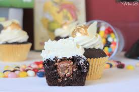 Meine jüngste tochter ist seit jahren begeisterte harry potter leserin und hat sich dieses jahr einen harry potter geburtstag nach dem anschneiden der torte folgten viele magische spiele, unter anderem auch das harry potter trivial. Magische Harry Potter Cupcakes Goldener Schnatz