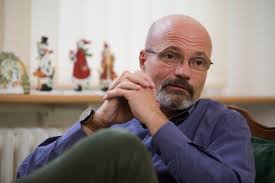 Zacher gábor is nagyon várja a nyitást és hogy egy jó pacalt ehessen egy étteremben, de a toxikológus szerint erre még lehet, hogy hónapokat kell várnunk. Zacher Gabor Kitalalt Kasler Es Orban Egy Emberkent Orjong Balramagyar