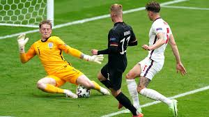 Welcome to the mary pickford foundation's online research center. England Torwart Pickford Halt Kasten Sauber Und Freut Sich Uber Manuel Neuer Trikot