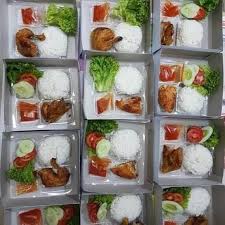 Boleh cuba masak untuk ahli keluarga. Jual Hot Sale Paket Nasi Box Ayam Penyet Ayam Geprek Untuk Catering Acara Besar Dll Di Lapak Letastore50 Bukalapak