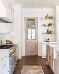 Can you spot the ikea hack in this kitchen makeover? Chairish On Instagram Good Morning Beautiful Interiordesign By Studiomcgee By Lucycall Kitchen Design Kitchen Styling Rustic Kitchen Design