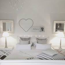 Tenemos una colección de dibujos de diseño camere ragazze como fuente de inspiración para comprender su objetivo diseño del hogar, tradicional, moderno, único y elegante. 21 Modi Per Arredare La Camera Da Letto In Stile Shabby Foto