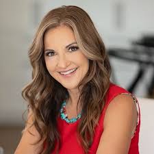 Amanda🏡PrettyHouseTeam Tampa Realtor (@amanda.pretty.house.team) •  Instagram photos and videos