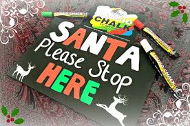 Click here and download the santa stop here sign graphic · window, mac, linux · last updated 2020 · commercial licence included ✓. Diy Santa Stop Here Sign Fun For Kids At Christmas