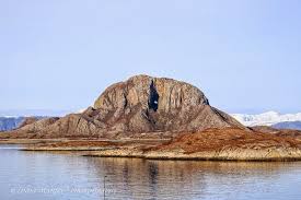 جبل تورجاتين (arz) montagne norvégienne (fr). Torghatten The Mountain With A Hole Through It Amusing Planet