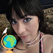 Eliana Flores's Instagram, Twitter & Facebook