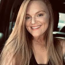 Katie Eakin's Instagram, Twitter & Facebook