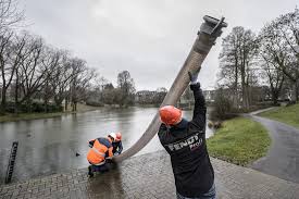 Har dassen maakte voor www.docuz.nl een korte impressie van het hoogwater in de maas op 8 januari 2011.het gebied tussen nattenhoven en elsloo is in beeld. Waterschap Plaatst Pompen In Provincie Vanwege Hoge Stand Ma De Limburger Mobile