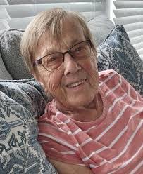 Rita Crouse's Instagram, Twitter & Facebook