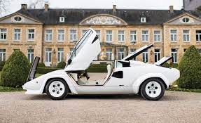 The color is similar to the one ferruccio lamborghini specified for his own countach lp400 s, paired with. Gold Trimmed Lamborghini Countach Up For Auction