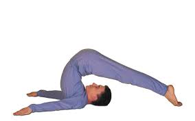 May 26, 2021 · although there are other ways to enter shoulderstand, coming from plow pose (halasana) offers the best way for beginners to get their shoulders and back into alignment. Halasana