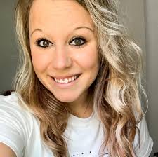 Alyssa Sipe's Instagram, Twitter & Facebook