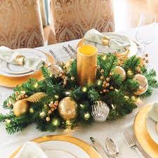 Easy And Elegant Christmas Candle Decorating Ideas Family Holiday Net Guide To Family Holidays On The Internet