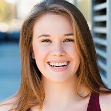 Danielle Bowen's Instagram, Twitter & Facebook