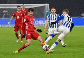80000 hertha berlin fans jumping vs bayern munich amazing support. Bayern Munich Susah Payah Kalahkan Hertha Berlin 1 0 Okezone Bola