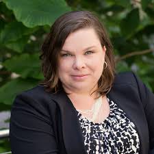 Leslie Creed's Instagram, Twitter & Facebook