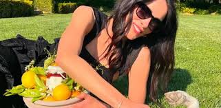 Abigail Spencer Blasted For Photoshoot With Meghan Markles Jam