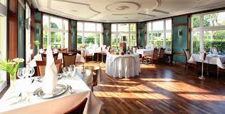 Het traditionele hotel haus duden verwelkomt u in elegant ingerichte kamers en suites in het schilderachtige landschap van de. Restaurants Bar Hotel Haus Duden Wesel