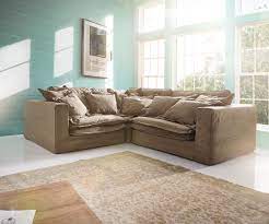 Wenn die polsterung glatt ist, sind kissen mit einer interessanten textur oder einem auffälligen muster eine gute idee. Hussensofa Sharona 234x234 Cm Braun Mit Kissen Ecksofa Delife Eu