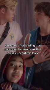 Julie and The Phantoms Book in Greek