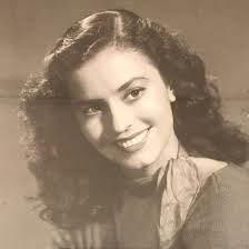 El actor eugenio derbez ampliará su familia digital para difundir videos que impulsen el talento. Eugenio Derbez Twitterren Les Comparto Esta Foto De Mi Mama Cuando Era Muy Muy Joven Ella Me Enseno Todo Lo Que Se De Esta Carrera Celebren Todos Los Dias A Su Mama