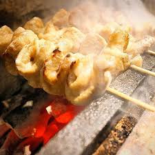シロ たれ 1本 150 税 当店のシロは大腸を使用おります 備長炭で絶妙なタイミングまで焼き上げ 外はこんがり中はジュシー 備長炭の香りと 大腸の脂をお口の中でご堪能ください シロ 串焼き 美味しいお肉を提供したいので お肉は毎日使う
